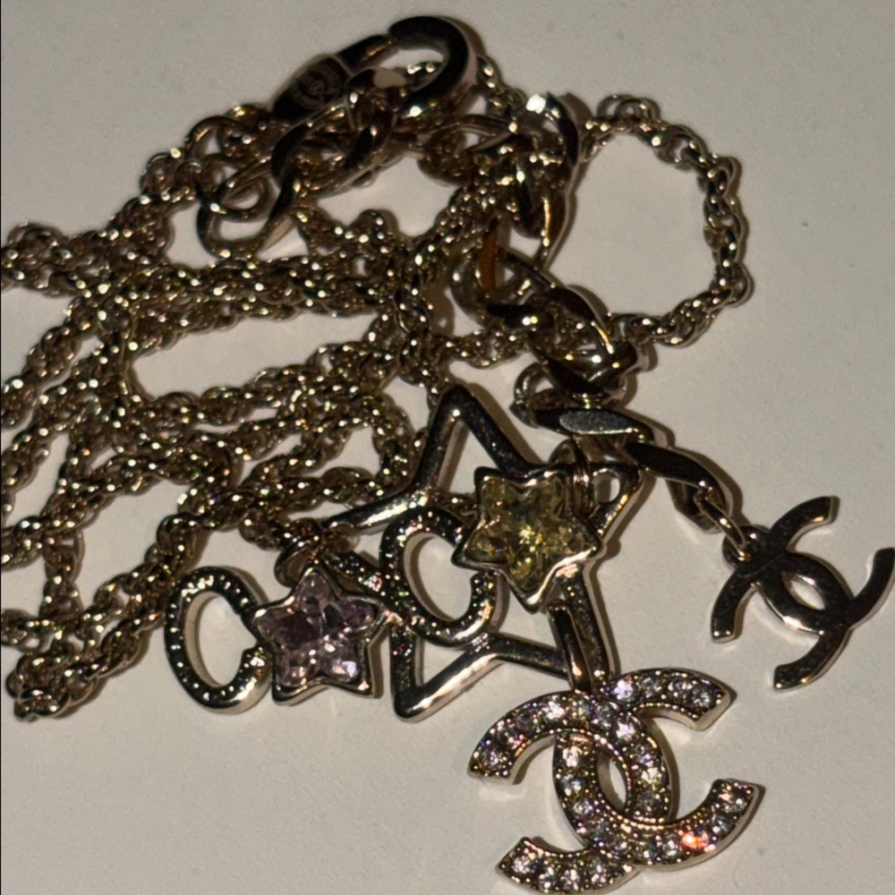 COCO gold crystal interlocking CC Star chain necklace - Picture 9 of 9